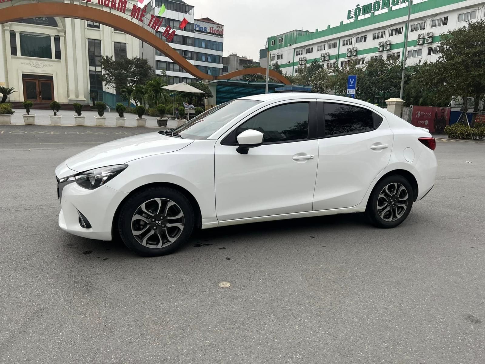 Mazda 2 2018 - Lốp theo xe vẫn còn