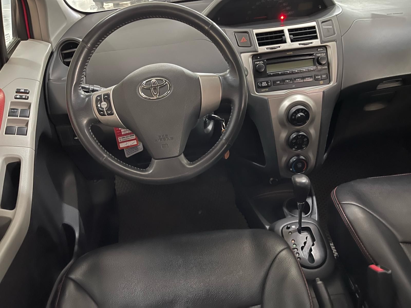 Toyota Yaris 2011 - Cần bán gấp xe chính chủ giá 320tr