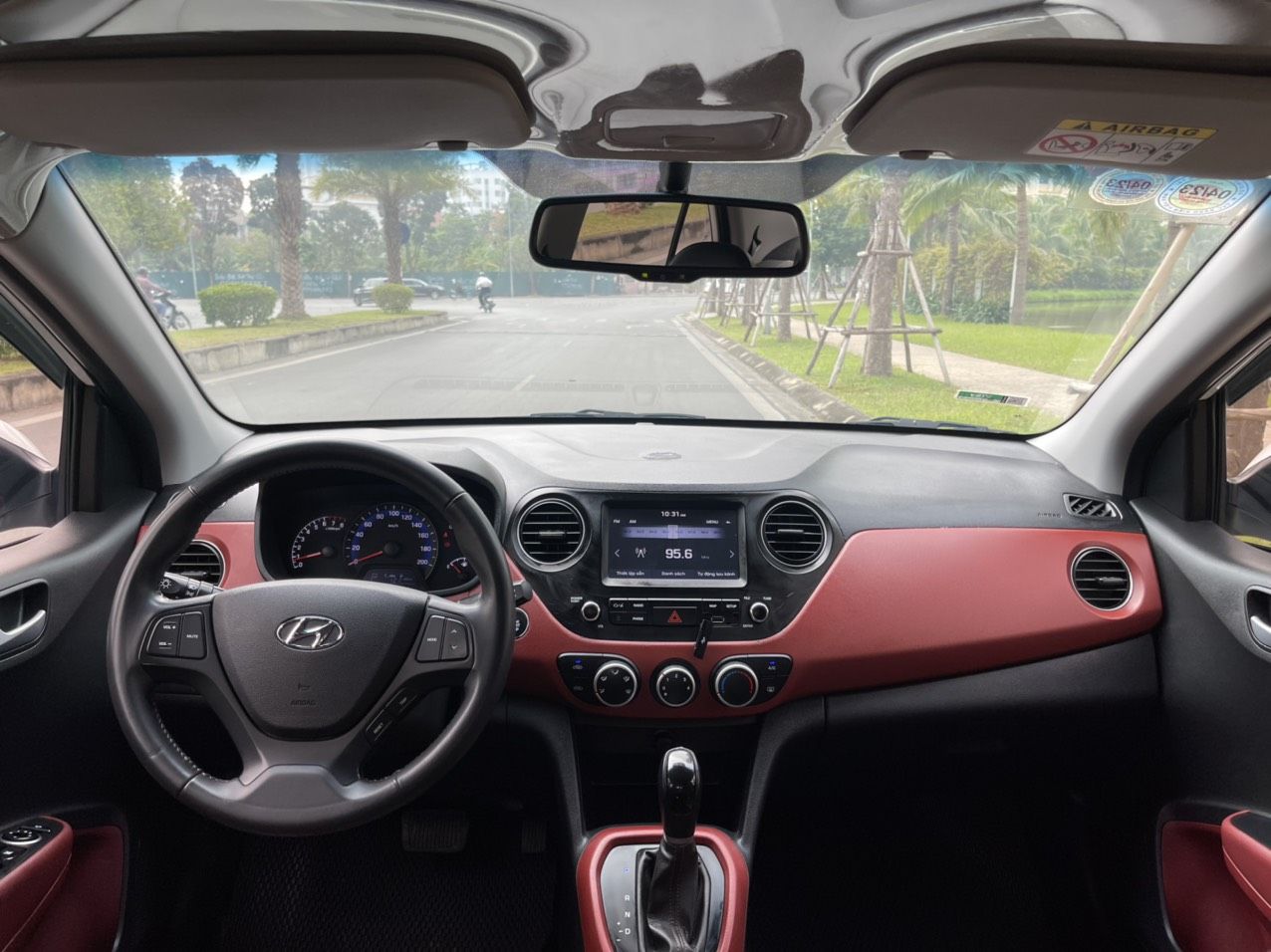 Hyundai Grand i10 2019 - Odo 4,5 vạn km