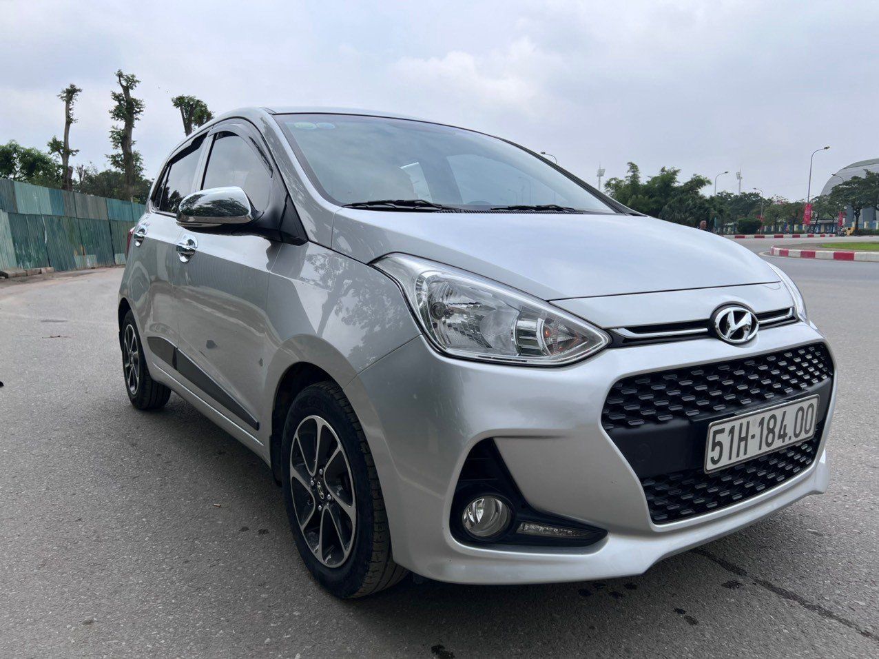 Hyundai Grand i10 2019 - Xe màu bạc