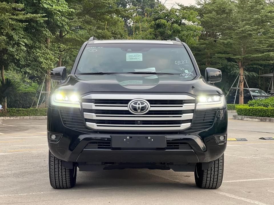 Toyota Land Cruiser 2022 - LC 300 facelift mới được nâng cấp nhiều trang bị