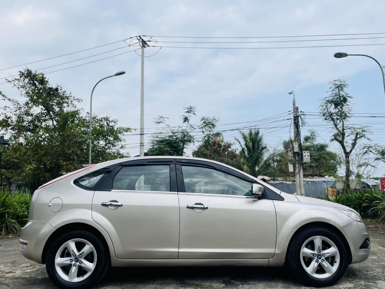 Ford Focus 2011 - Số tự động 1.8 nguyên bản và còn rất mới