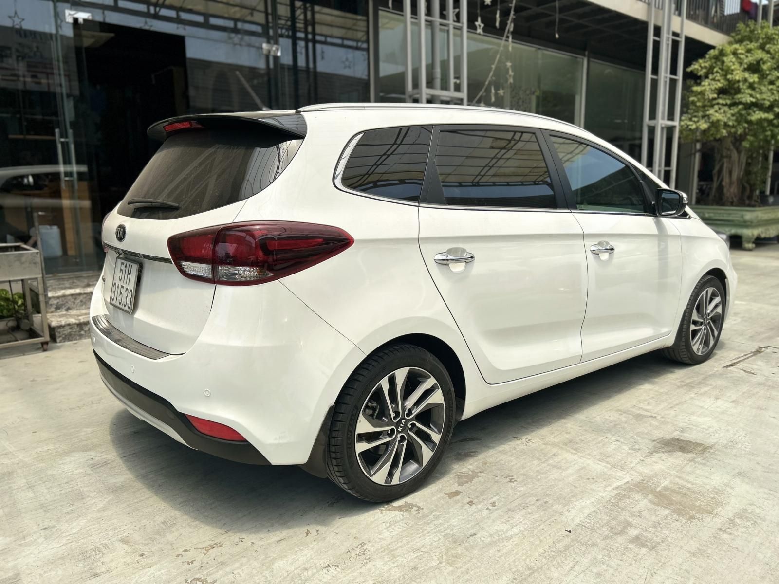 Kia Rondo 2018 - Màu trắng, mới chạy 3 vạn km