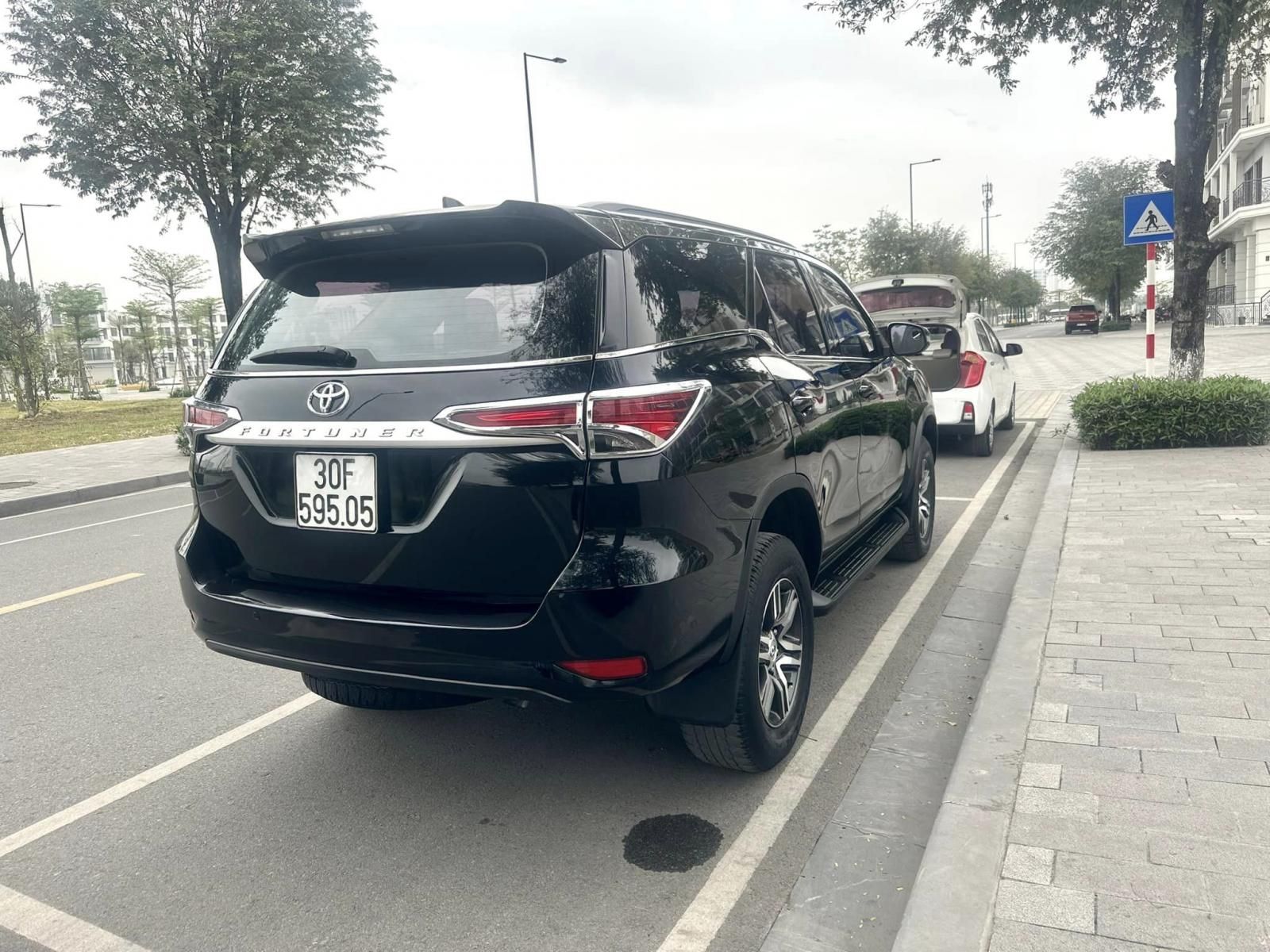 Toyota Fortuner 2018 - Máy dầu, số sàn