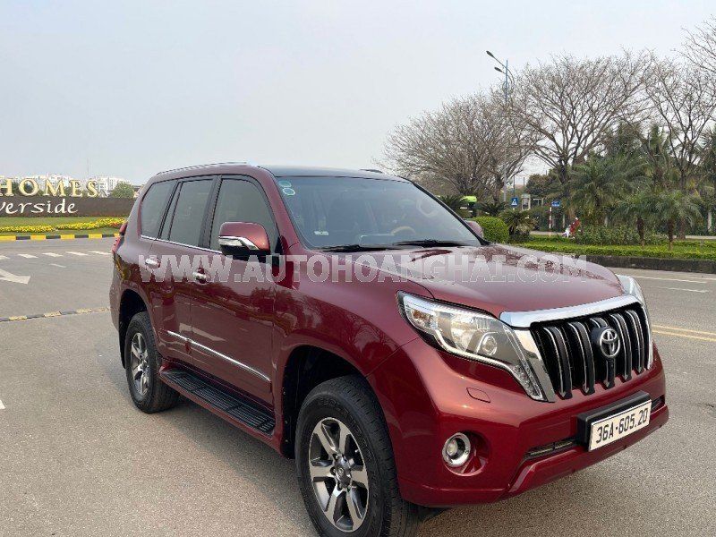 Toyota Land Cruiser Prado 2011 - Màu đỏ, xe nhập