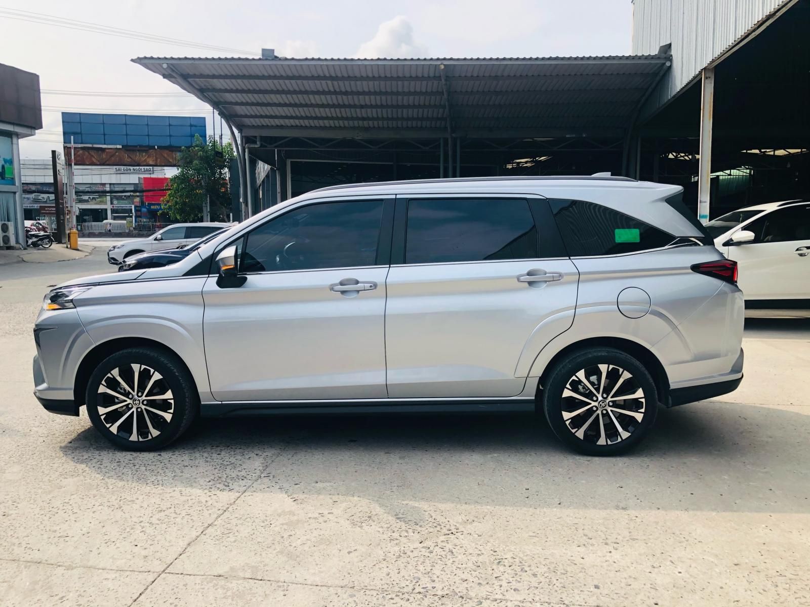 Toyota Veloz Cross 2022 - Bán xe đăng ký lần đầu 2022 xe nhập giá tốt 648tr