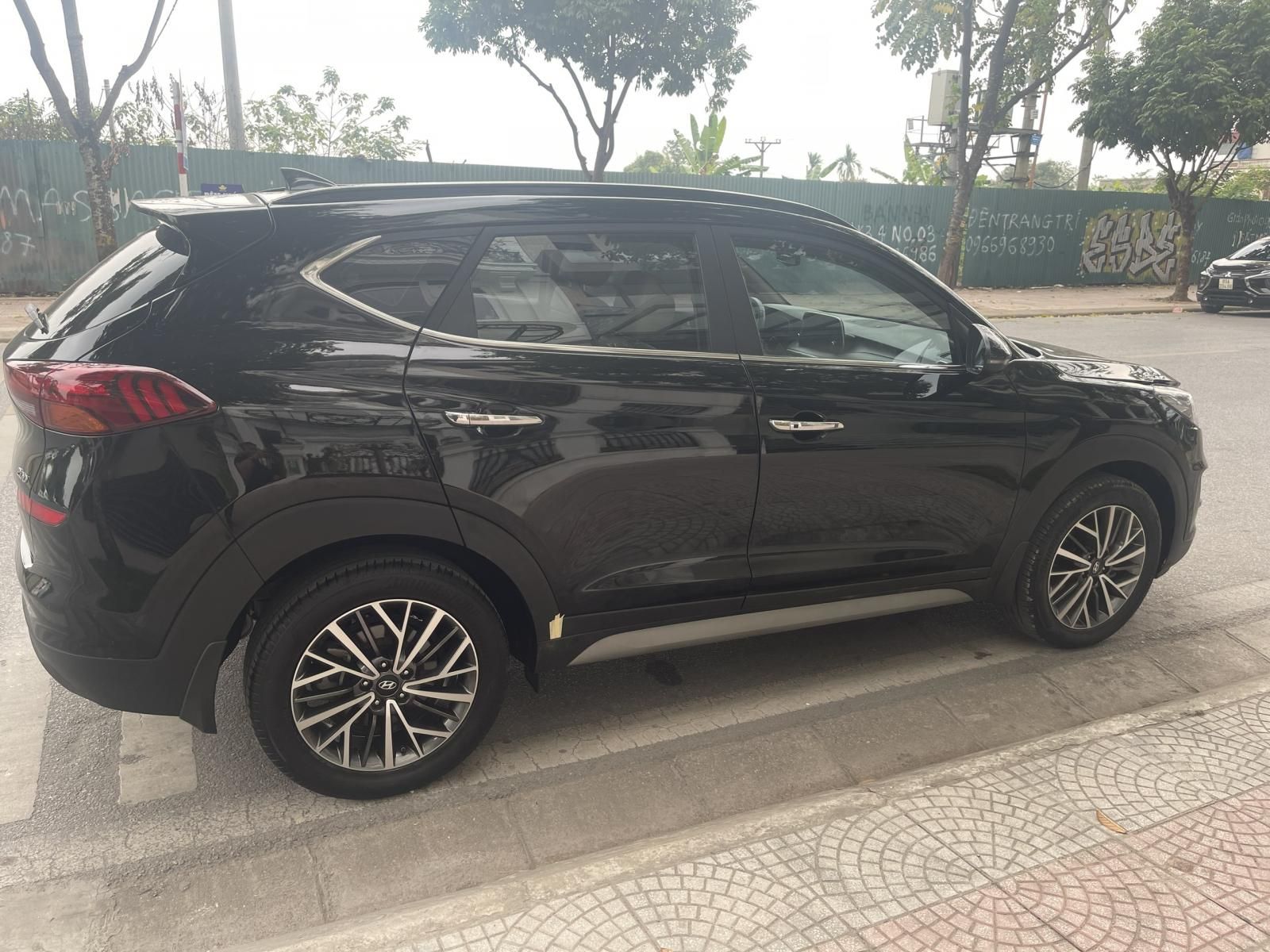 Hyundai Tucson 2019 - Màu đen, giá chỉ 795 triệu