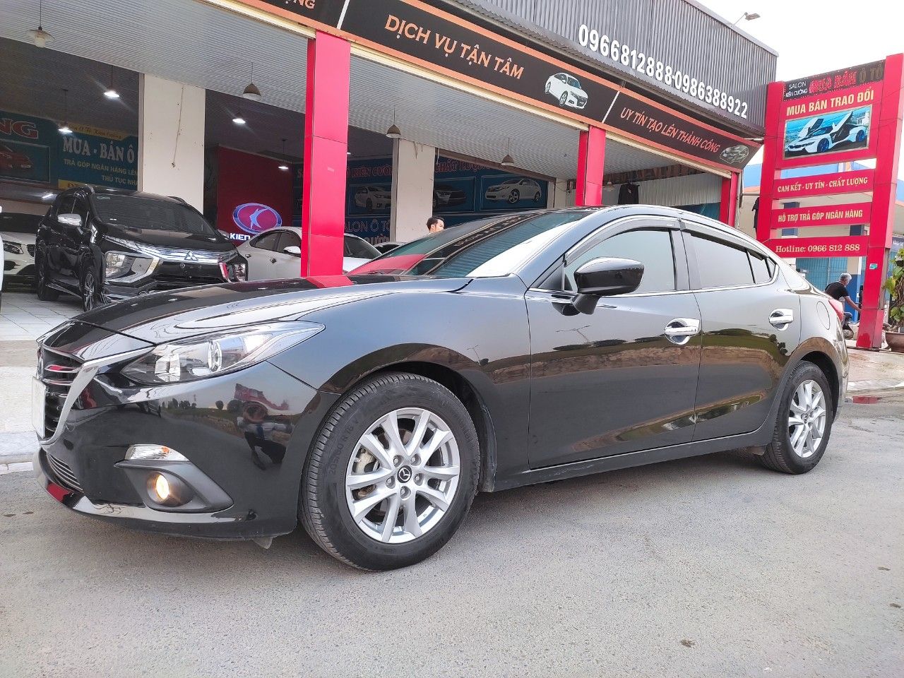 Mazda 3 2017 - Hỗ trợ trả góp 70%, xe đẹp, giá tốt giao ngay