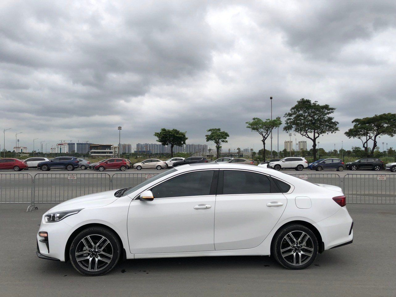 Kia Cerato 2021 - Xe màu trắng