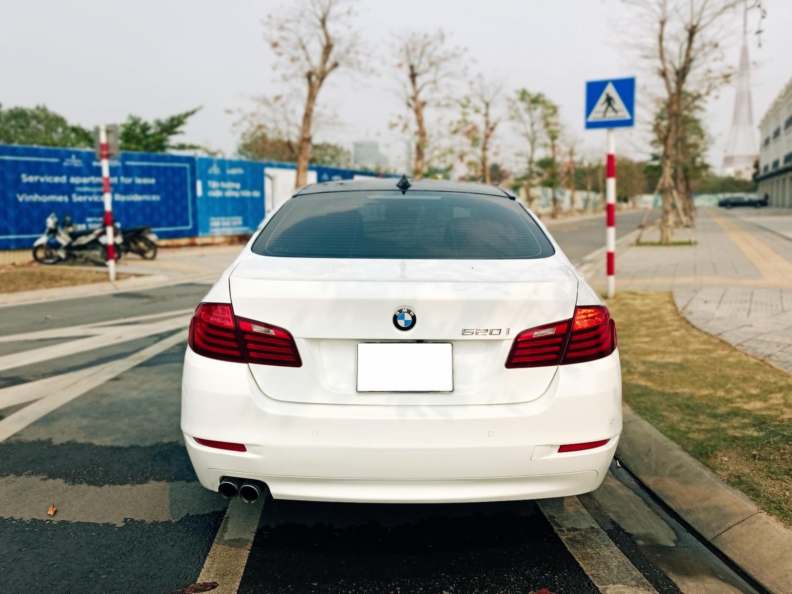 BMW 520i 2015 - Xe màu trắng, giá chỉ 930 triệu