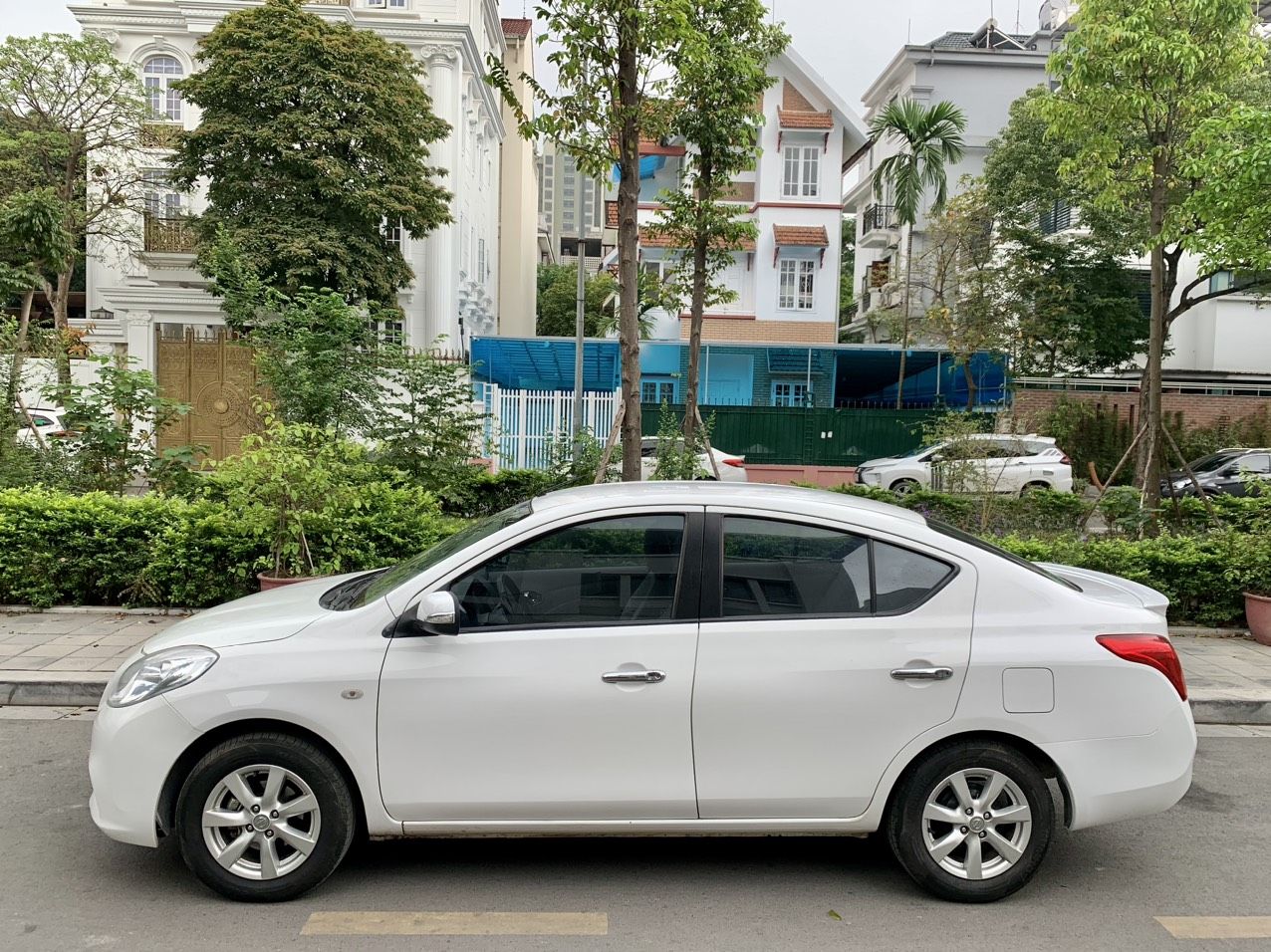 Nissan Sunny 2017 - Màu trắng biển Hà Nội