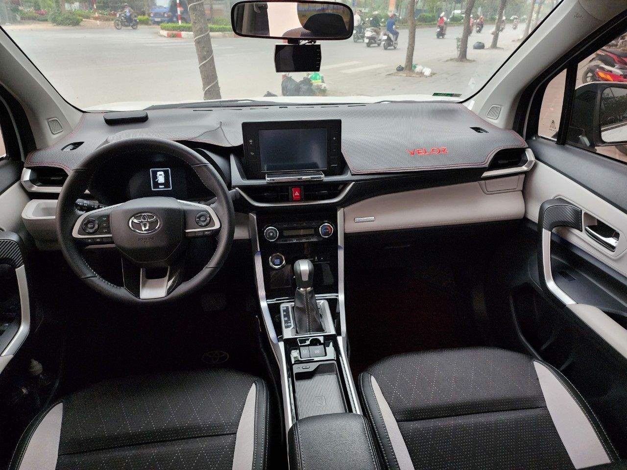 Toyota Veloz Cross 2022 - Odo 14000 km xe chất