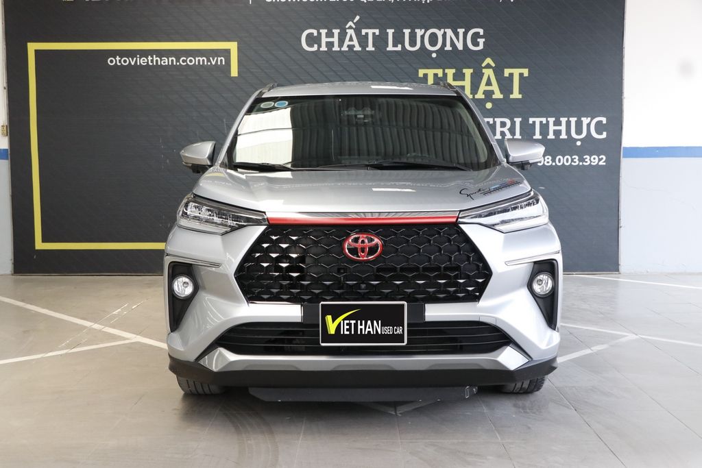 Toyota Veloz Cross 2022 - Màu bạc, nhập khẩu nguyên chiếc