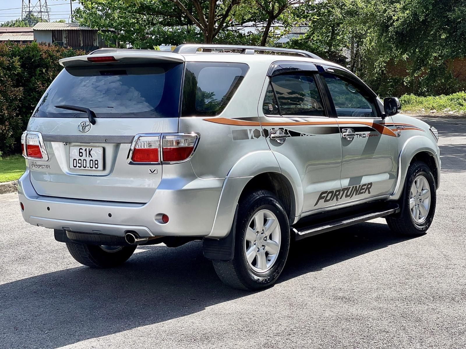 Toyota Fortuner 2009 - Máy xăng, Option: Ghế da chỉnh điện 