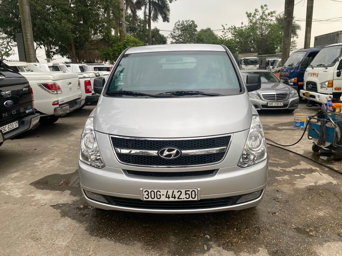 Hyundai Grand Starex 2009 - Tải van 5 chỗ không niên hạn sử dụng, đời 2009, máy dầu, số sàn