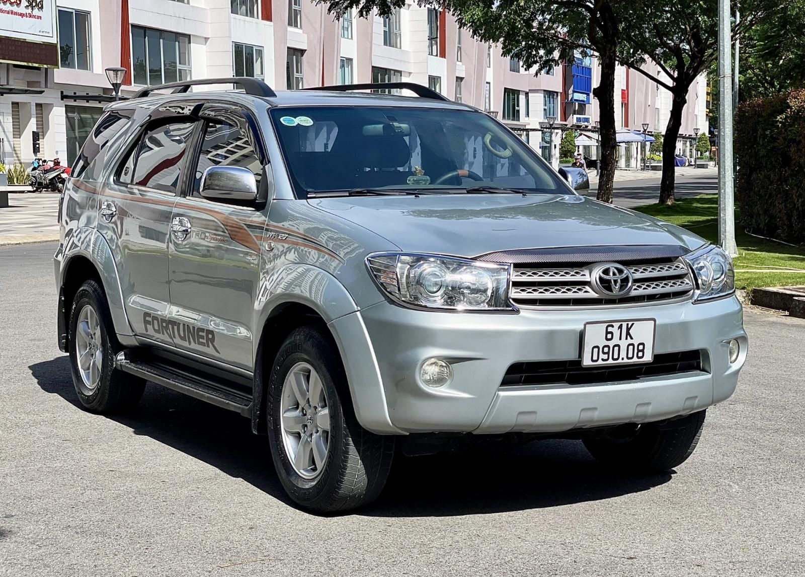 Toyota Fortuner 2009 - Máy xăng, Option: Ghế da chỉnh điện 