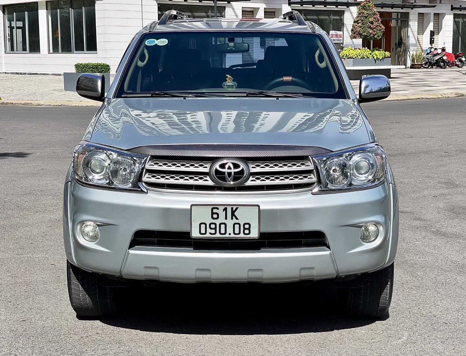 Toyota Fortuner 2009 - Máy xăng, Option: Ghế da chỉnh điện 