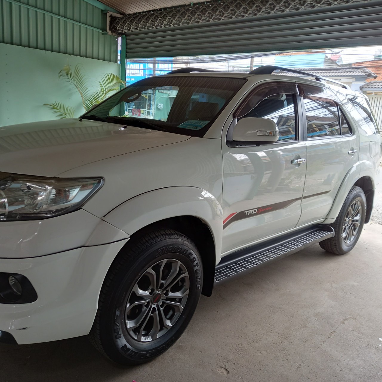 Toyota Fortuner TRD Sportivo 2.7V 2016 - Cần bán Gấp xe Toyota Fortuner TRD Sportivo 2.7V 2016, màu Trắng .