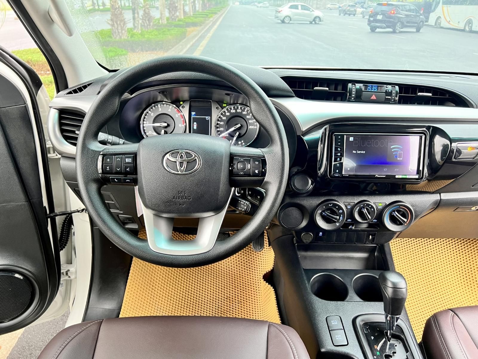Toyota Hilux 2021 - Xe ít sử dụng, giá chỉ 695tr