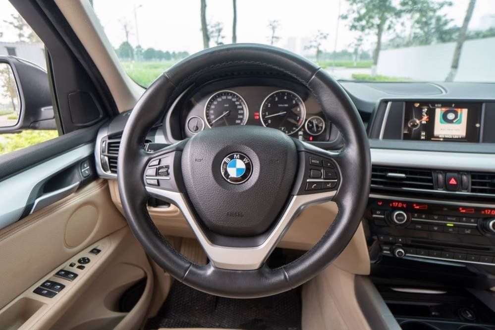 BMW X5 2017 - Xe màu đen, xe nhập số tự động