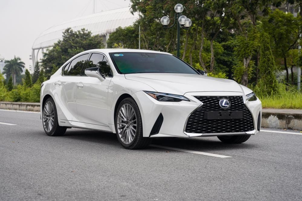 Lexus IS 300 2021 - Xe màu trắng, xe nhập