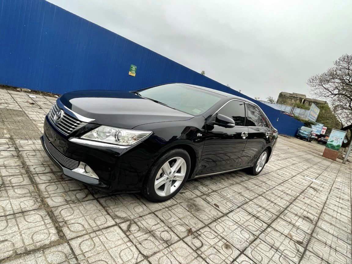 Toyota Camry 2013 - Màu đen, giá tốt