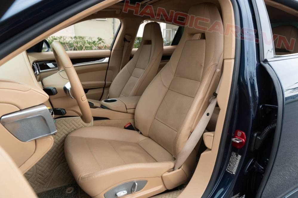 Porsche Panamera 2012 - Xe màu xanh lục, nhập khẩu