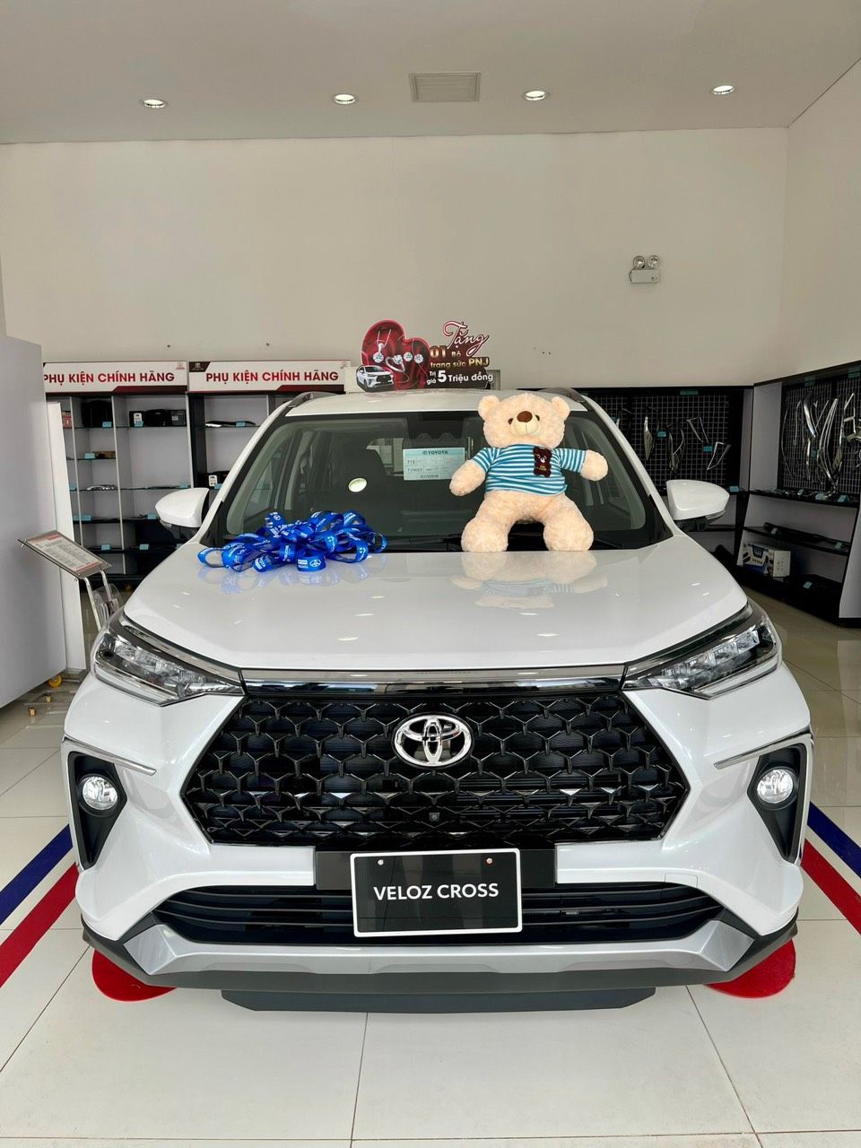 Toyota Veloz Cross 2023 - Liên hệ hotline ngay để nhận ưu đãi giảm giá và nhiều voucher