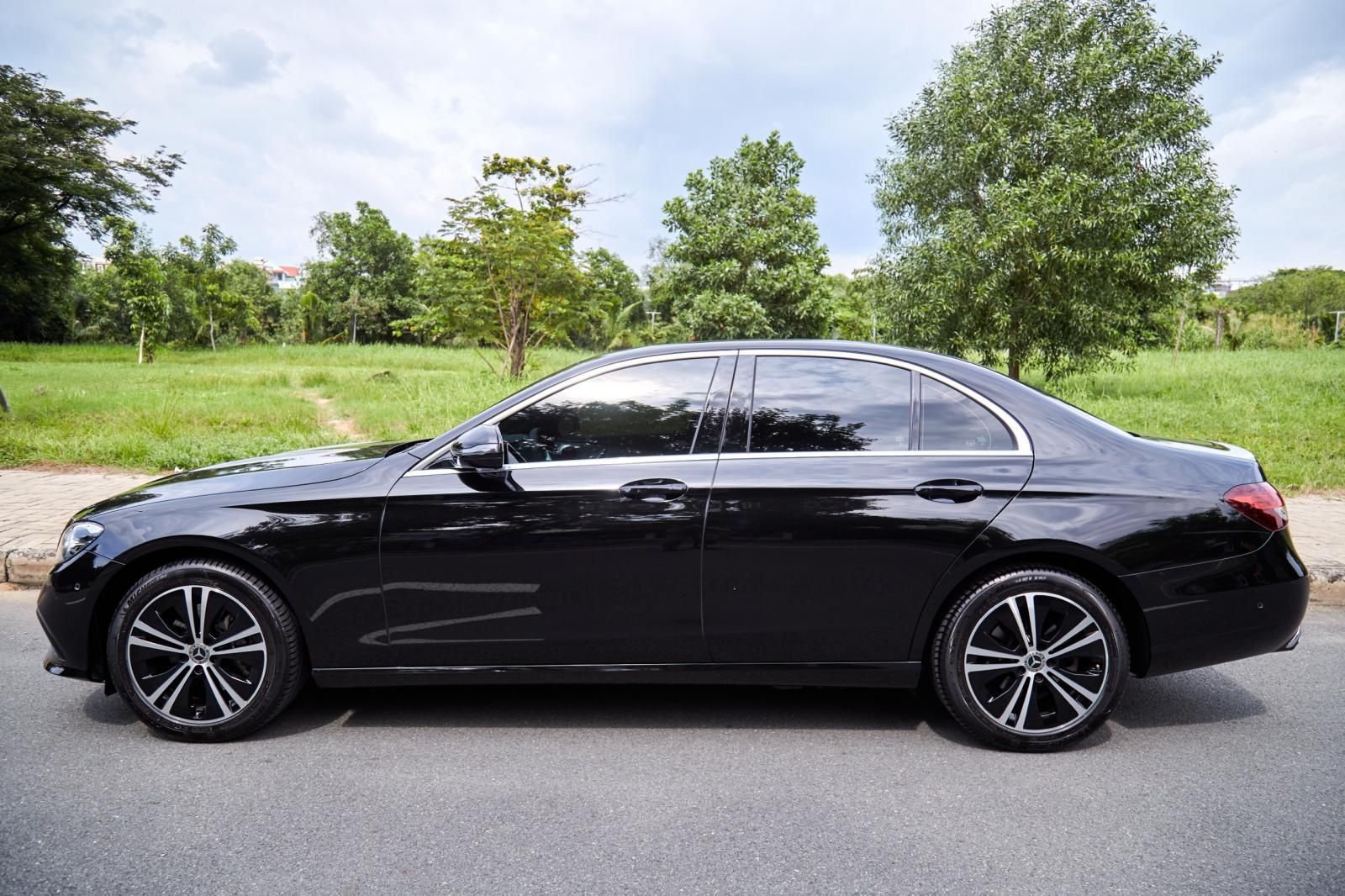 Mercedes-Benz E180 2022 - Siêu mới, đăng ký 06/2022, 7.000 miles, như mới. Option 40 triệu