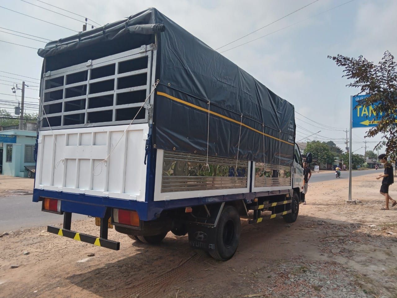 Hyundai Mighty 2018 - Màu trắng, giá 570tr