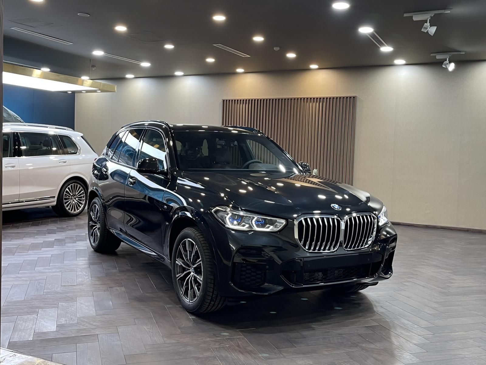 BMW X5 2022 - Giá tốt nhất toàn quốc, ưu đãi lên đến 220tr. Xe sẵn giao ngay, lãi suất cực tốt 9.9%