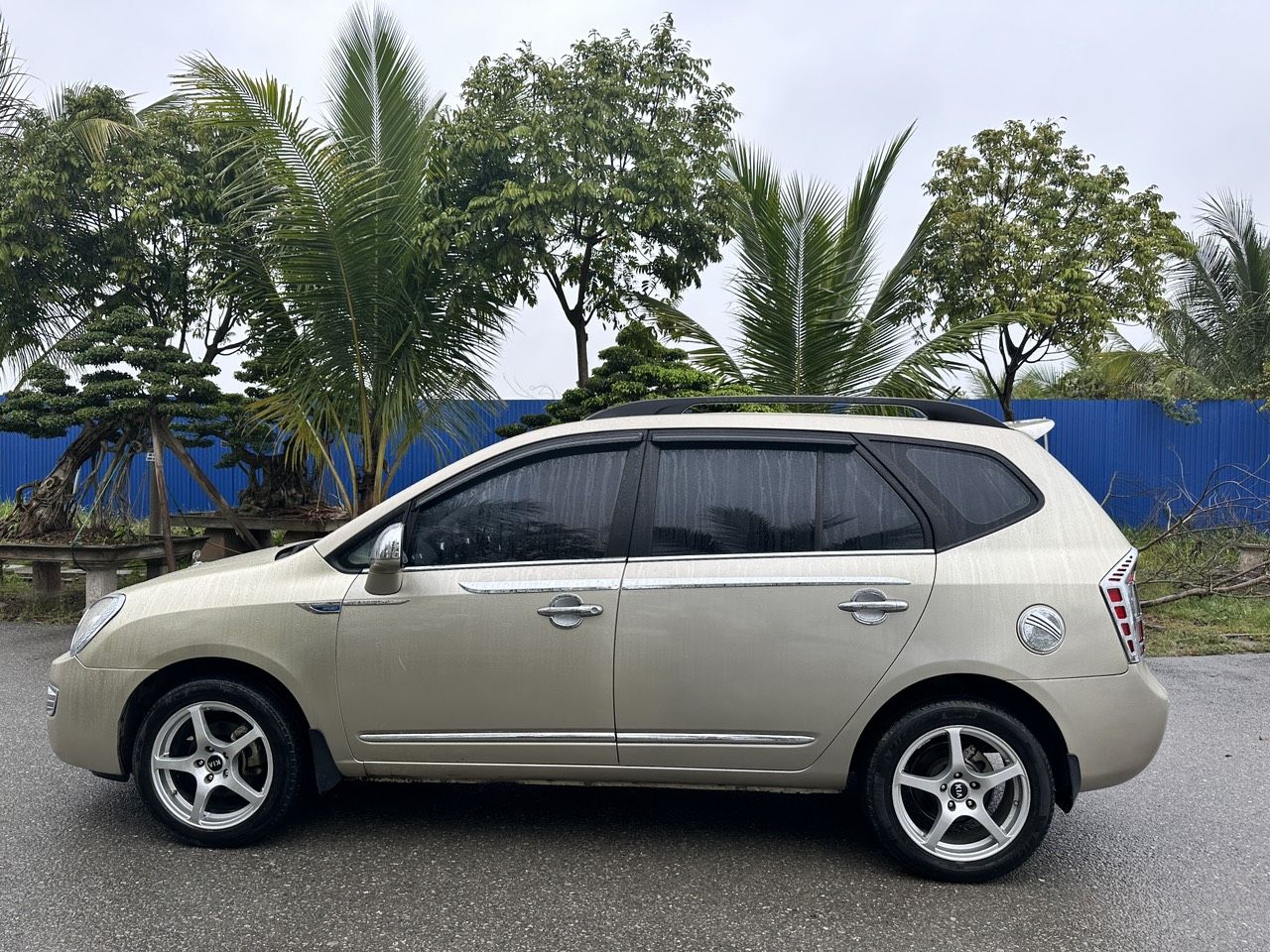 Kia Carens 2010 - Giá hữu nghị nhất trong tháng