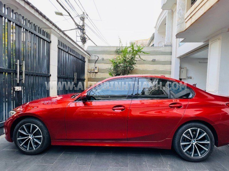 BMW 320i 2019 - Xe màu đỏ số tự động