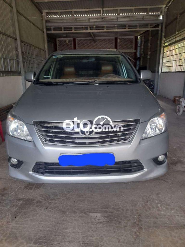 Toyota Innova Cần bán xe  2013 2013 - Cần bán xe Innova 2013