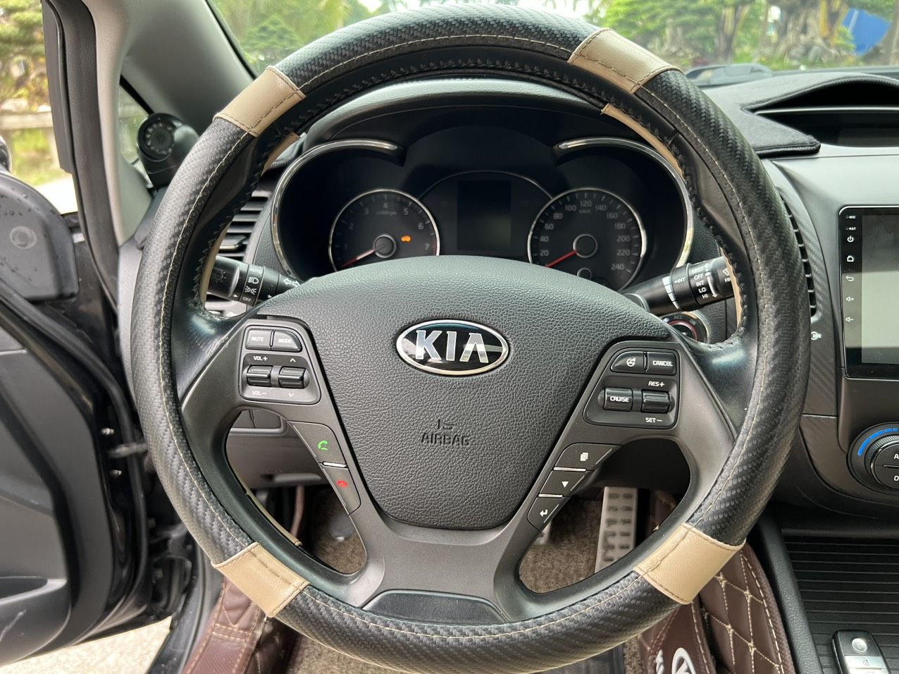 Kia K3 2015 - Xe gia đình đi giữ gìn