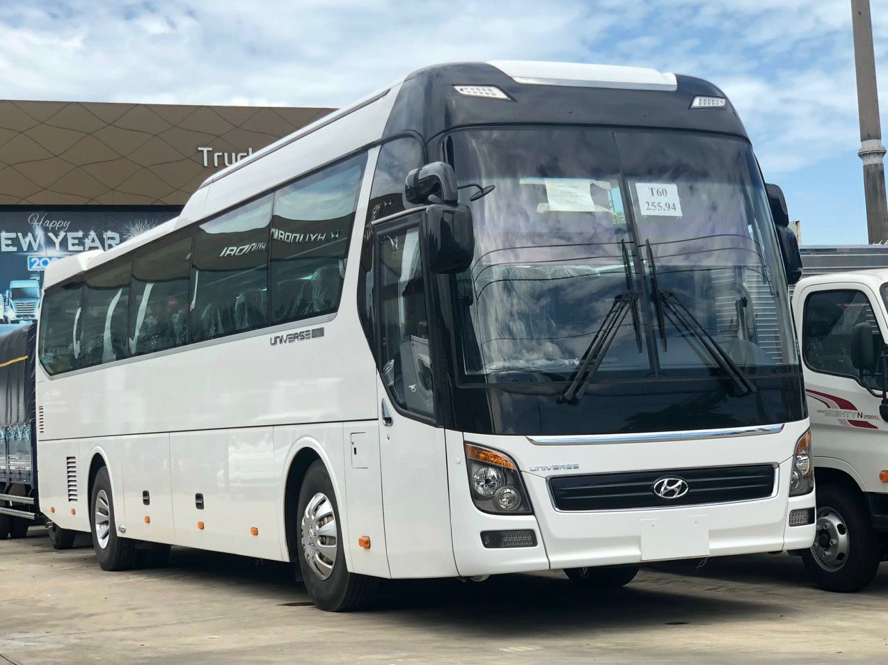 Hyundai Universe 2019 - Xả lỗ giá rẻ