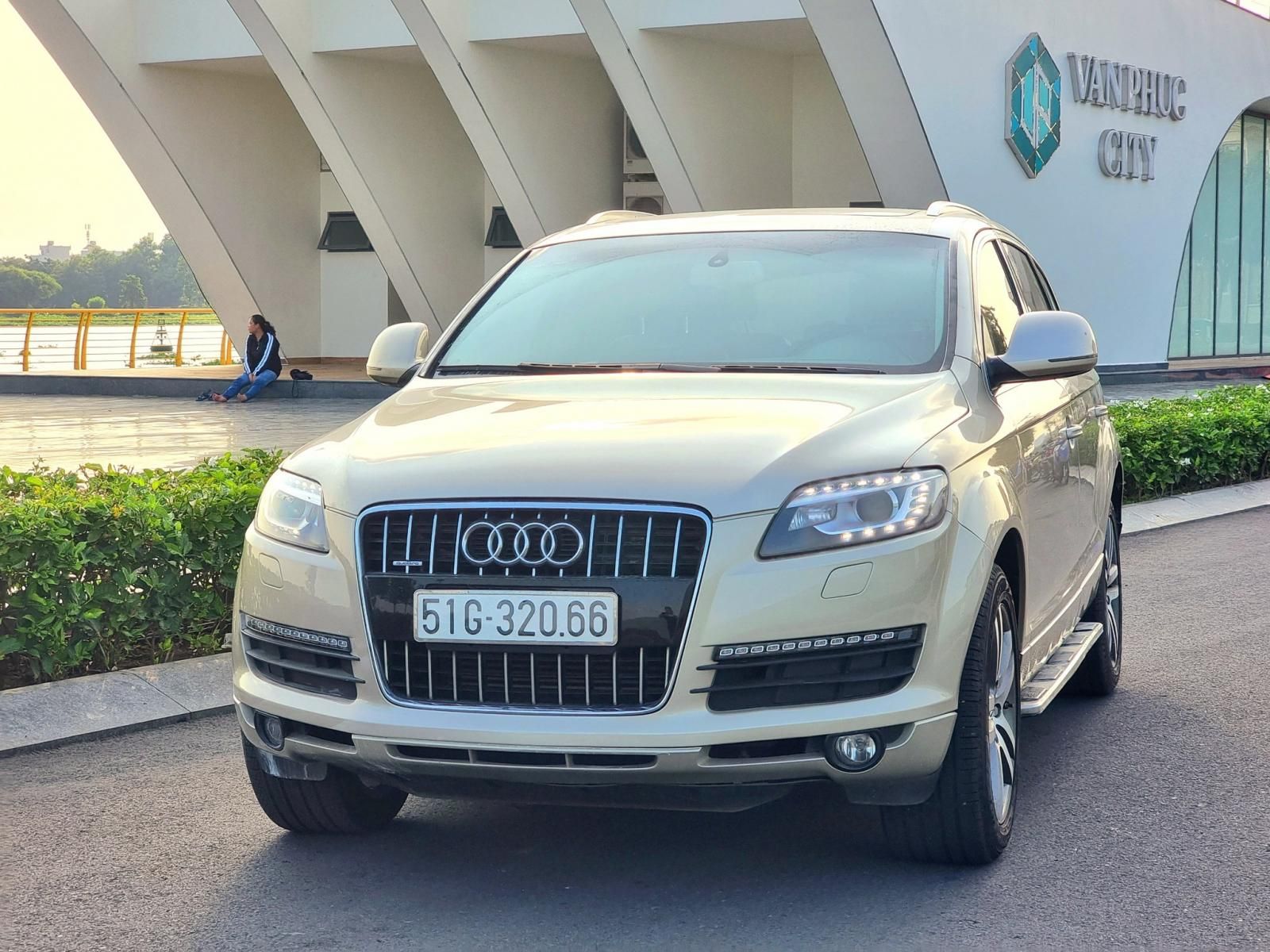 Audi Q7 2006 - Xe màu bạc giá ưu đãi