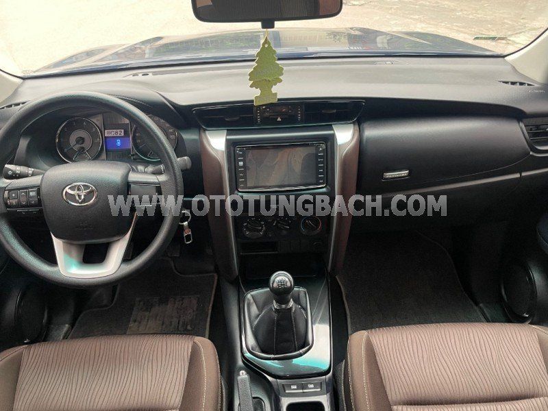 Toyota Fortuner 2016 - Màu xám, xe nhập