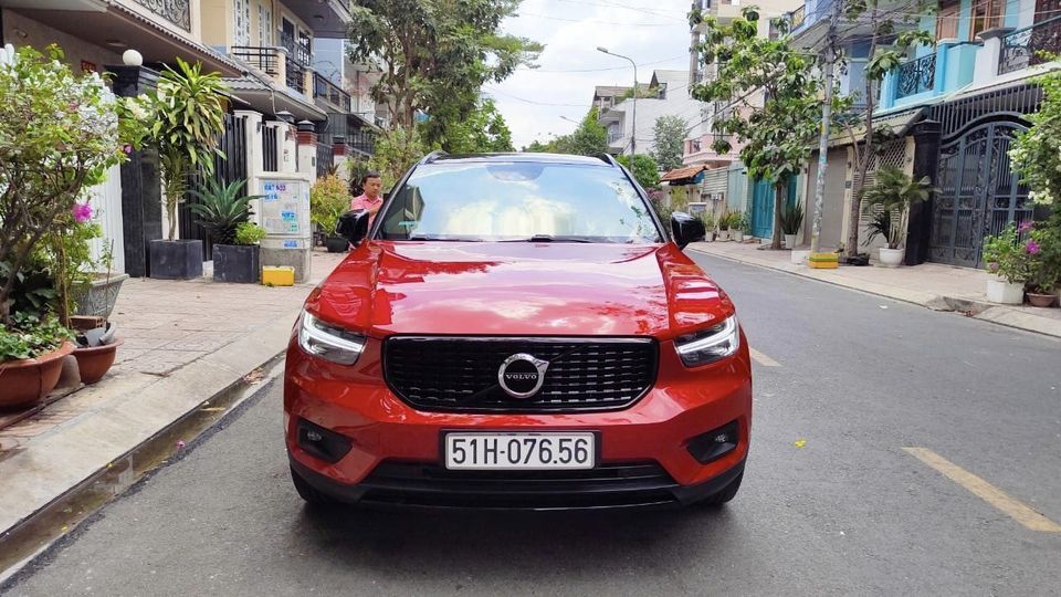 Volvo XC40 2019 - Xe màu đỏ, xe nhập