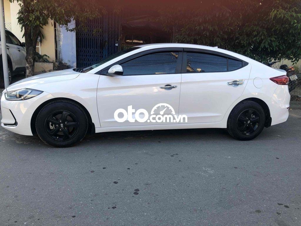 Hyundai Elantra cần bán  2017 mt 1.6 2017 - cần bán elantra 2017 mt 1.6