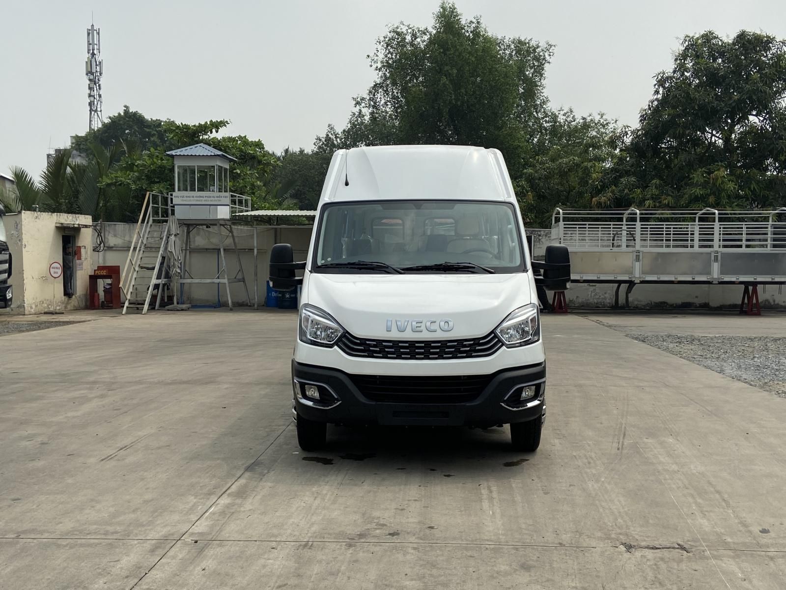 Thaco Iveco Daily Plus 2023 - Xe 16 chỗ - Hỗ trợ trả