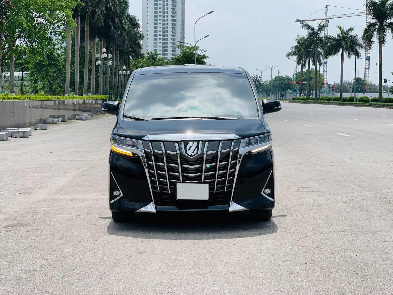 Toyota Alphard 2018 - Bán xe tên cá nhân