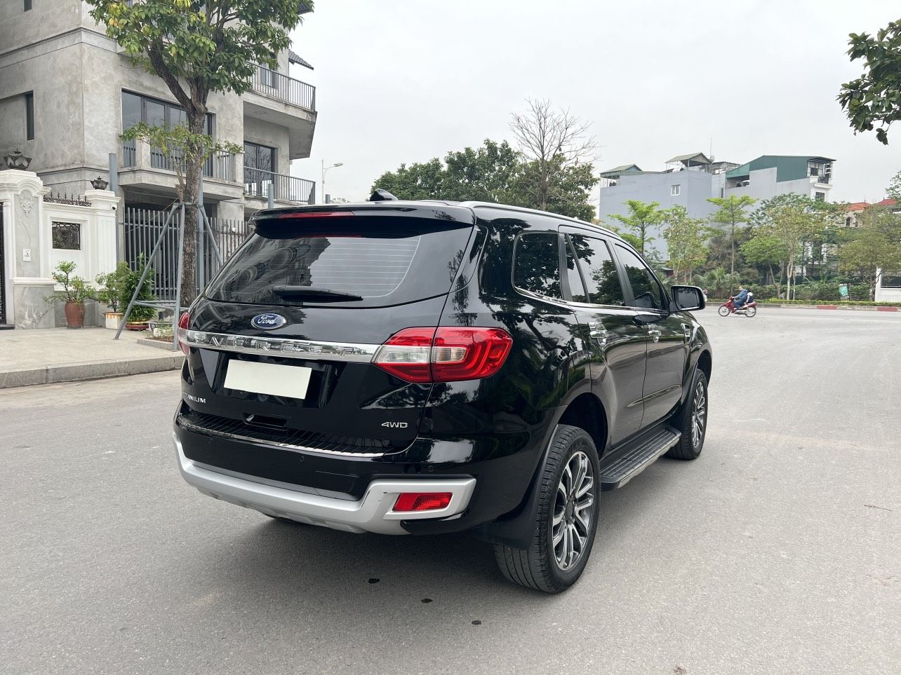 Ford Everest 2021 - Hỗ trợ trả góp 70%, xe đẹp, giá tốt giao ngay