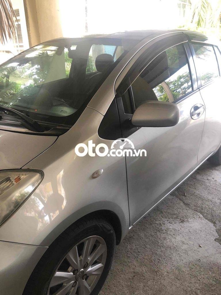 Toyota Yaris   1.3  2010 bạc xe đẹp 2010 - Toyota Yaris 1.3 Hatchback 2010 bạc xe đẹp