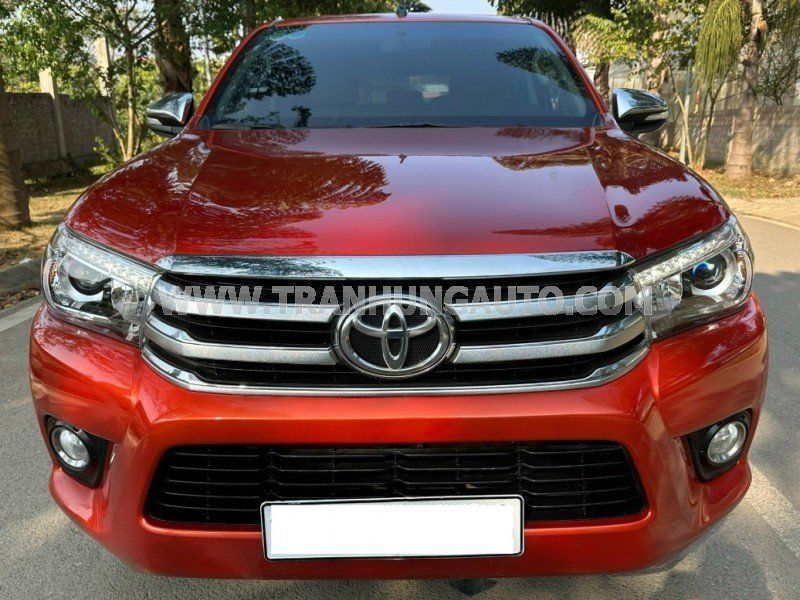 Toyota Hilux 2016 - Màu đỏ, 686tr