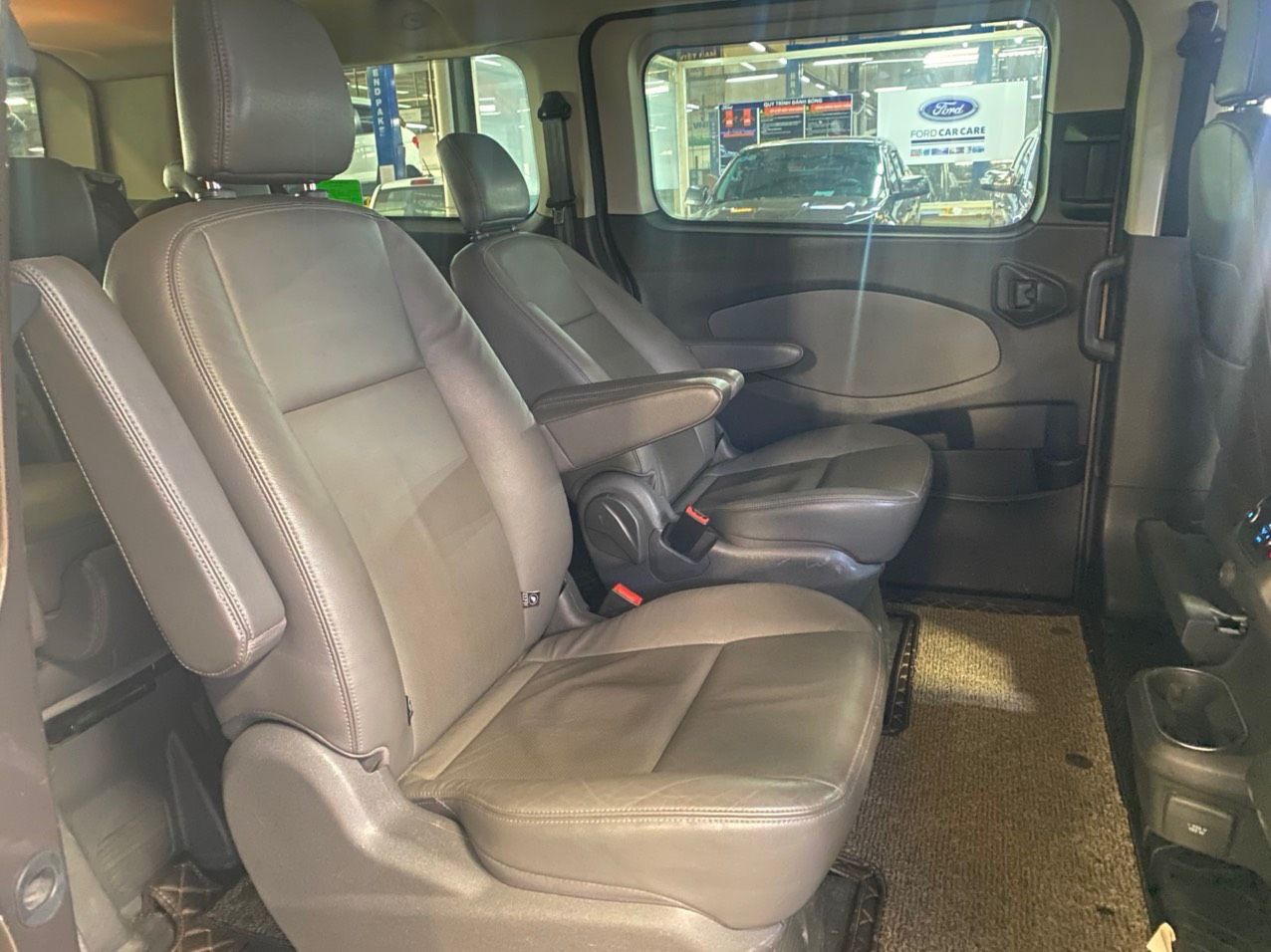 Ford Tourneo 2019 - Đẳng cấp doanh nhân