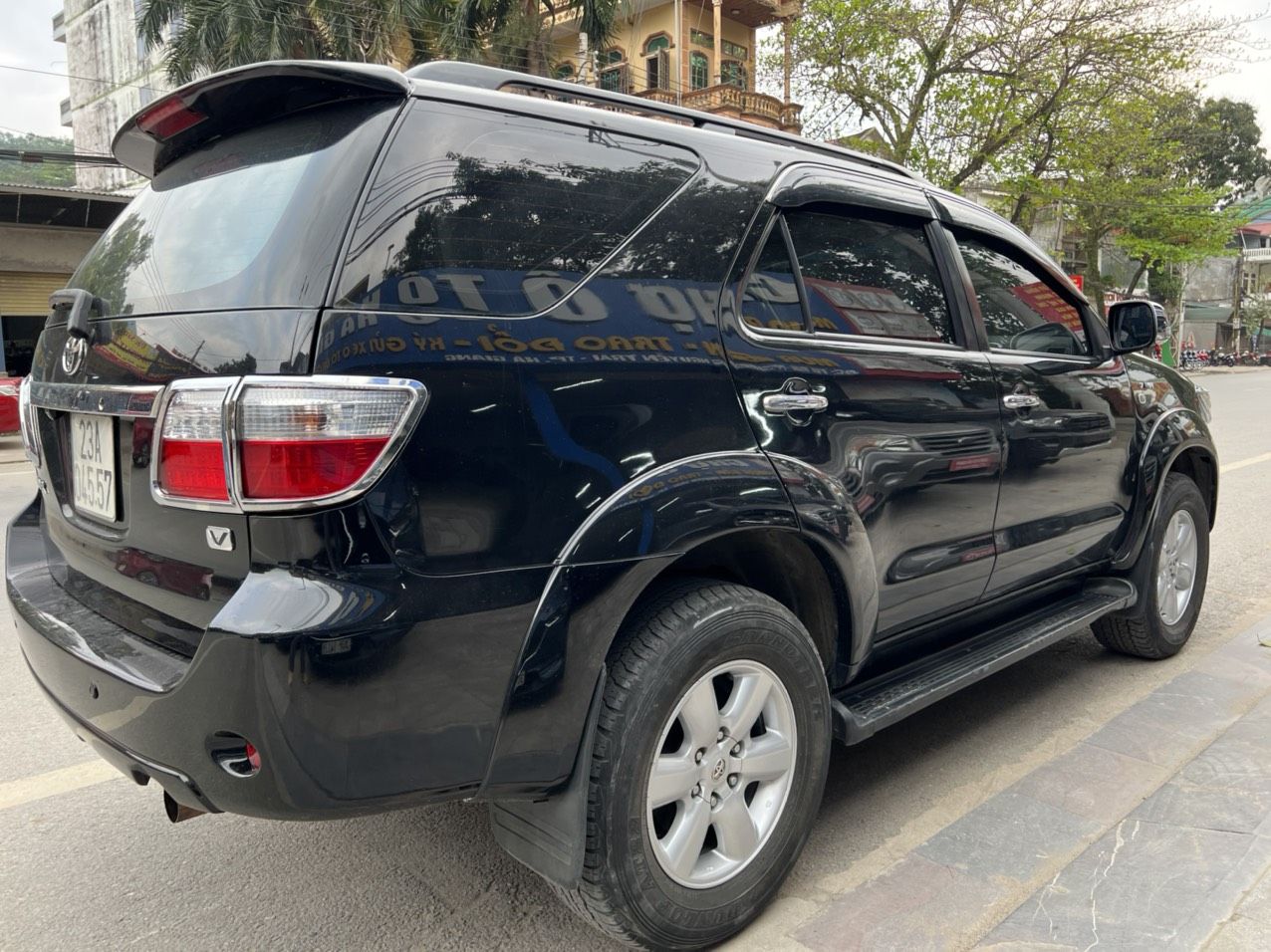 Toyota Fortuner 2009 - Màu đen