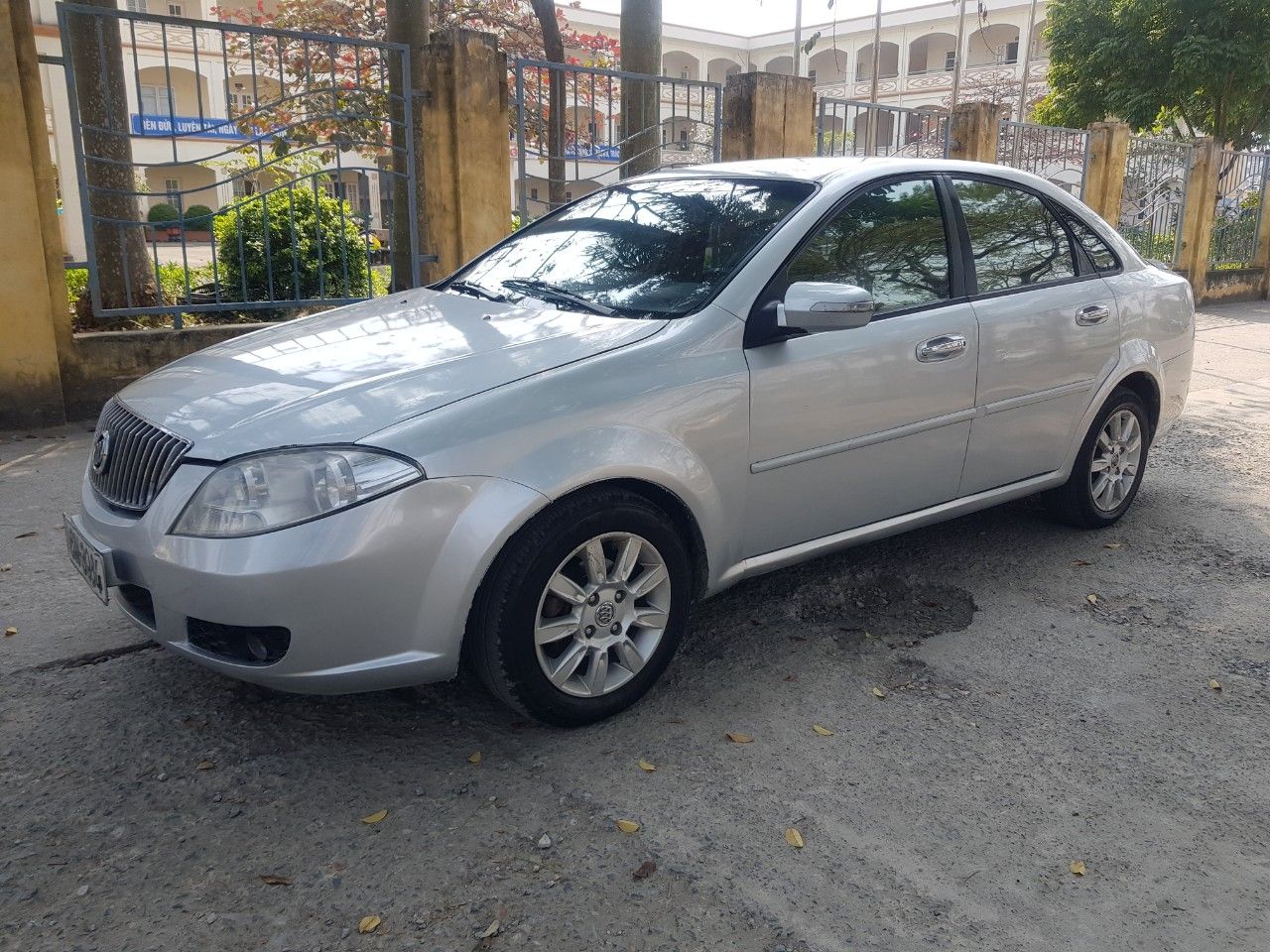 Buick Excelle 2009 - Màu bạc, xe nhập