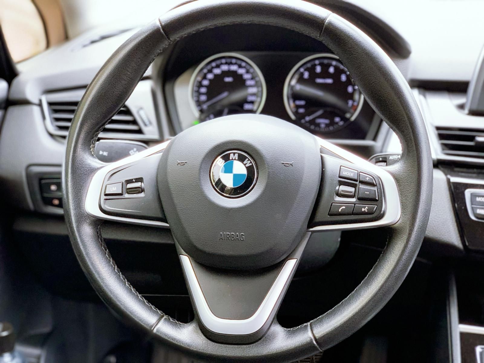 BMW 218i 2018 - Xe gia đình cần bán xe 7 chỗ
