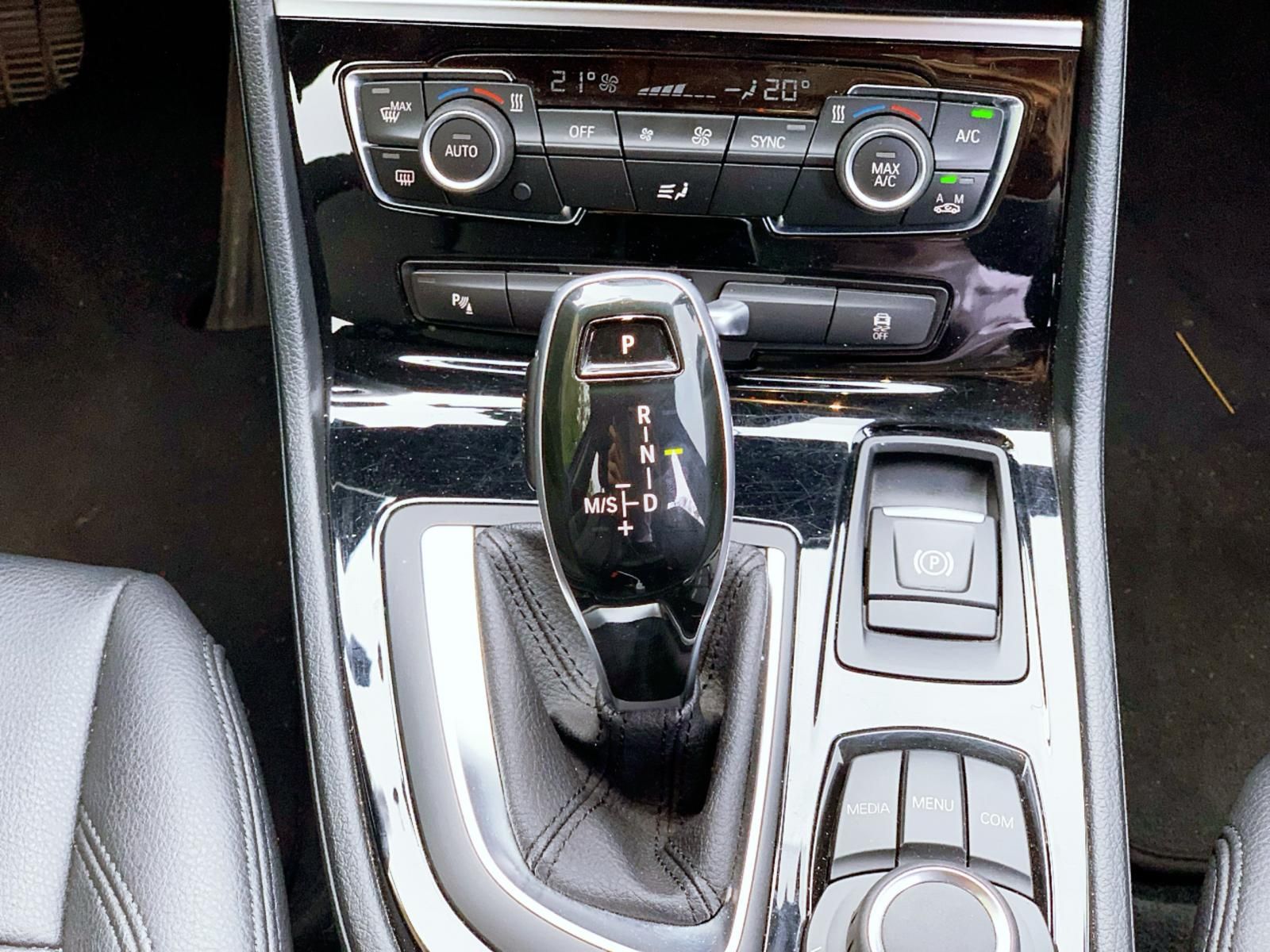 BMW 218i 2018 - Xe gia đình cần bán xe 7 chỗ